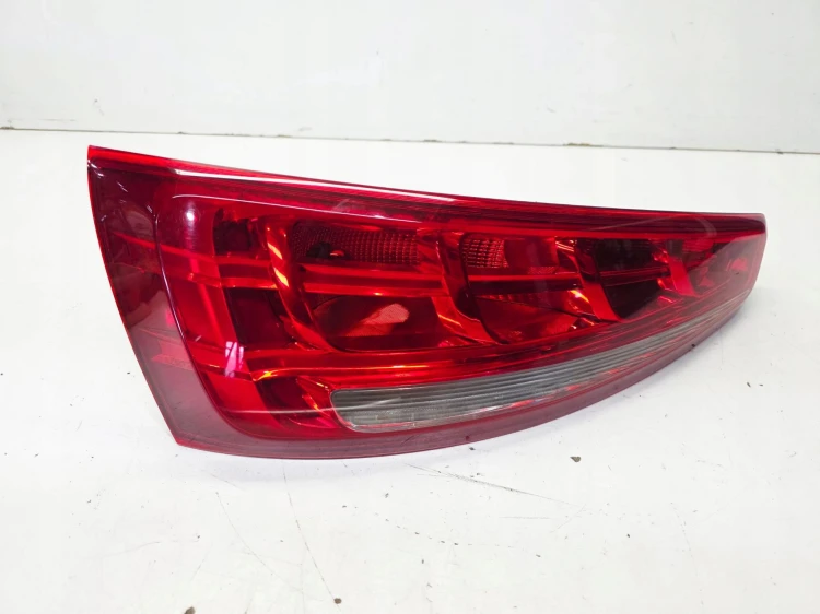 LAMPA LEWY TYŁ AUDI Q3 8U 8U0945093 ZWYKŁA NA ŻARÓWKI