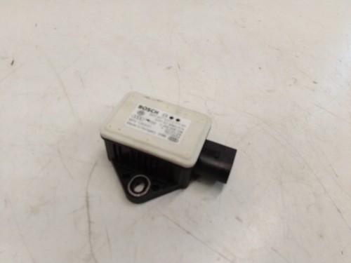 CZUJNIK MODUŁ SENSOR ESP AUDI A4 A5 Q5 8K0907637C