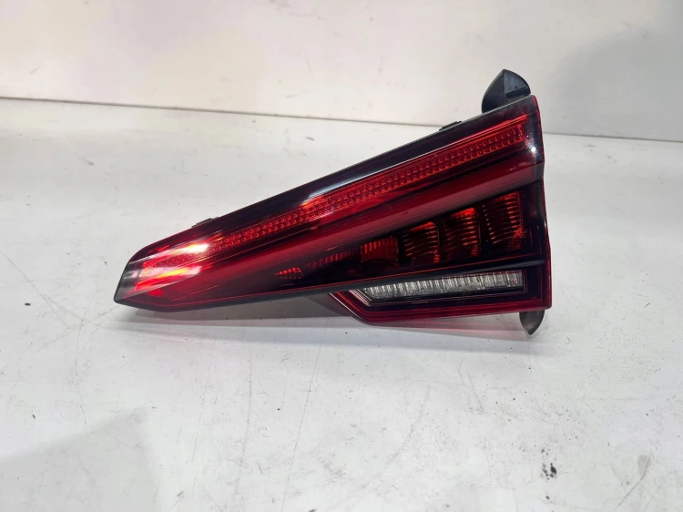 LAMPA PRAWY TYŁ W KLAPĘ LED AUDI A4 B9 SEDAN 8W5945094B