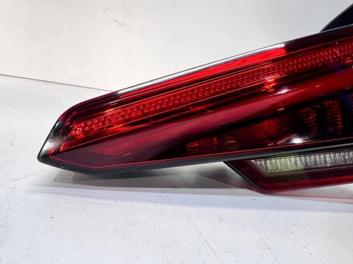 LAMPA PRAWY TYŁ W KLAPĘ LED AUDI A4 B9 SEDAN 8W5945094B