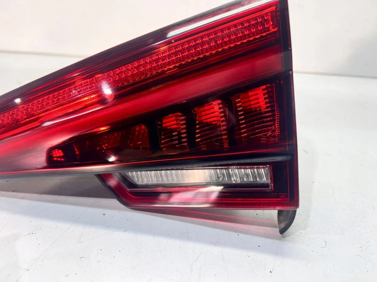LAMPA PRAWY TYŁ W KLAPĘ LED AUDI A4 B9 SEDAN 8W5945094B