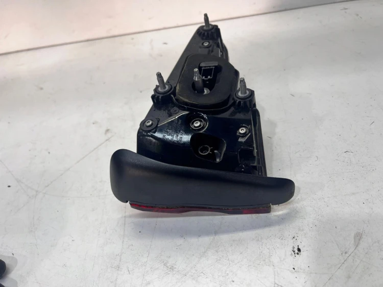 LAMPA PRAWY TYŁ W KLAPĘ LED AUDI A4 B9 SEDAN 8W5945094B