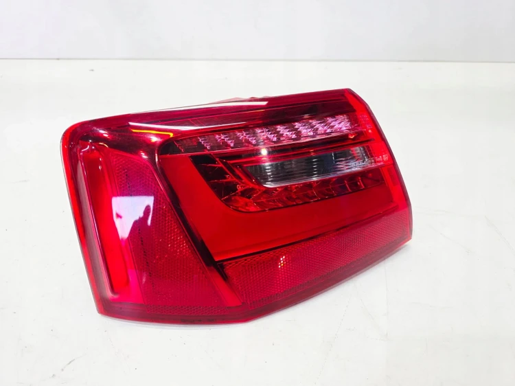 LAMPA LEWY TYŁ W BŁOTNIK LED AUDI A6 C7 SEDAN 4G5945095A