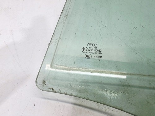 SZYBA BOCZNA DRZWI LEWY TYŁ AUDI A4 B8 AVANT KOMBI 2009R 8K9