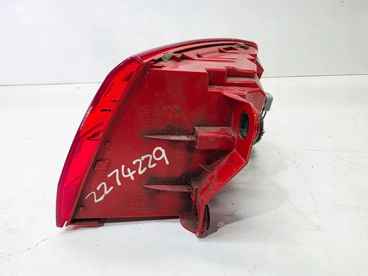 LAMPA LEWY TYŁ W BŁOTNIK LED AUDI A6 C7 SEDAN 4G5945095A