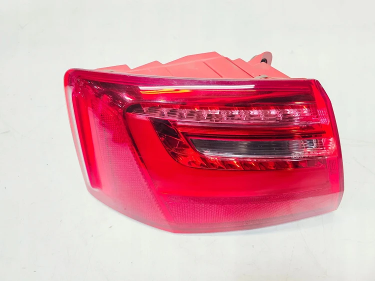 LAMPA LEWY TYŁ W BŁOTNIK LED AUDI A6 C7 SEDAN 4G5945095A