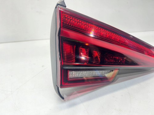 LAMPA LEWY TYŁ W KLAPĘ LED AUDI A4 B9 SEDAN 8W5945093B