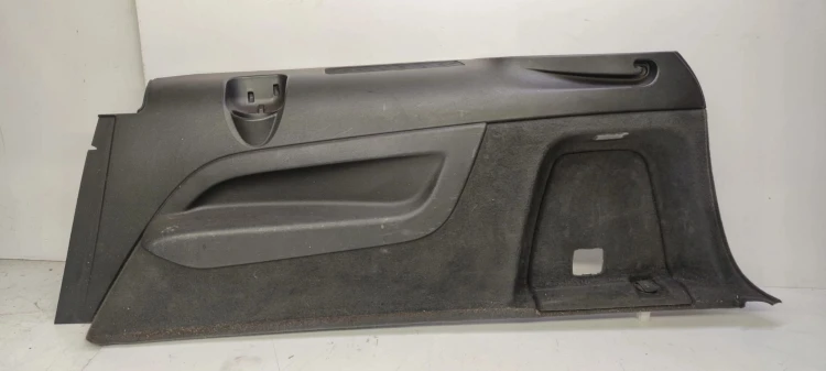 BOCZEK BAGAŻNIKA PRAWY AUDI Q7 4L 4L0863880G