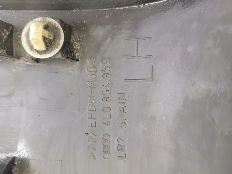 LISTWA Z BŁOTNIKA LEWA AUDI Q7 4L 4L0854959 MAT