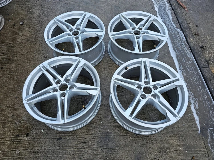 FELGA FELGI AUDI A4 B9 A5 8W R 18 ET40 8W0601025R