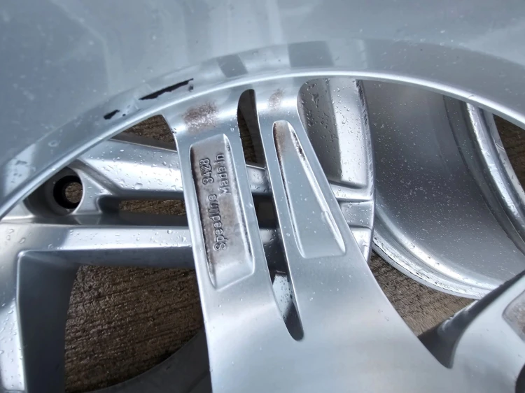 FELGA FELGI AUDI A4 B9 A5 8W R 18 ET40 8W0601025R