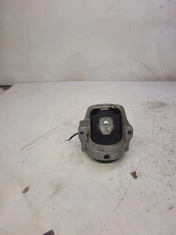 PODUSZKA SILNIKA L P AUDI A4 S4 S5 Q5 8R0199381AE