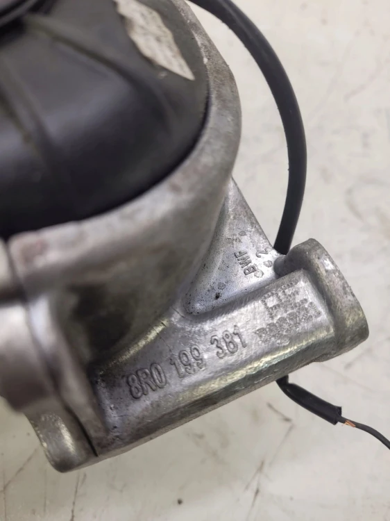 PODUSZKA SILNIKA L P AUDI A4 S4 S5 Q5 8R0199381AE