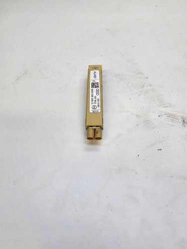 WZMACNIACZ ANTENOWY AUDI A4 B9 A5 F5 8W5035225D