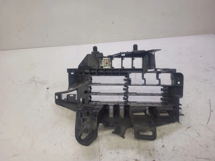 MOCOWANIE BEZPIECZNIKÓW AUDI A4 B9 A5 8W0971845AJ