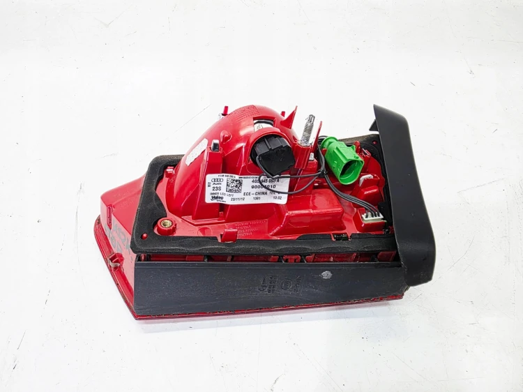 LAMPA LEWY TYŁ W KLAPĘ LED AUDI A6 C7 SEDAN 4G5945093A USZKODZONY STOP