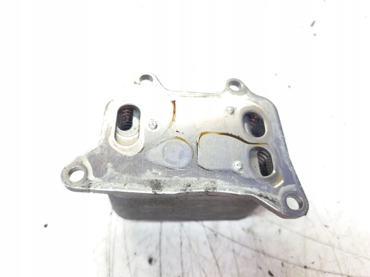 CHŁODNICA OLEJU SILNIKA AUDI VOLKSWAGEN SEAT SKODA 06L117021C