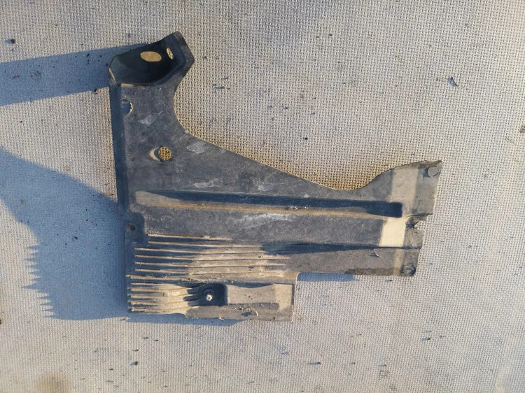 OSŁONA PŁYTA PODWOZIA AUDI A6 C6 LEWA 4F0825215L