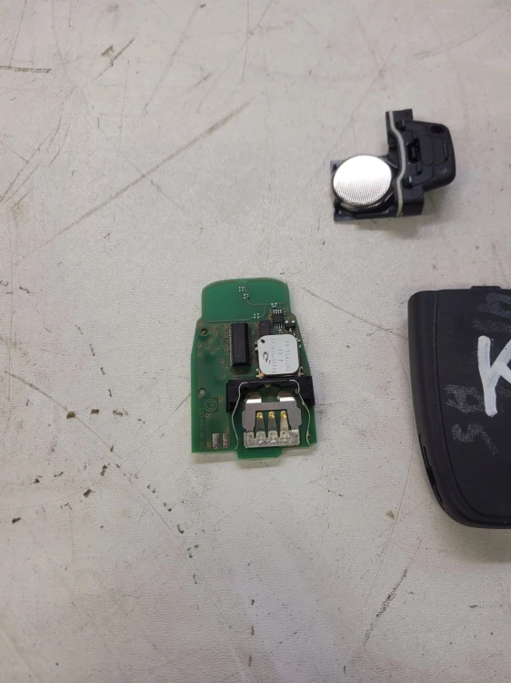 KLUCZYK PILOT AUDI A4 S4 B8 A5 S5 Q5 Q3 8T0959754K