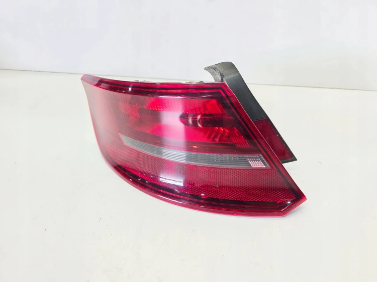 LAMPA LEWY TYŁ W BŁOTNIK AUDI A3 8V SPORTBACK 8V4945095