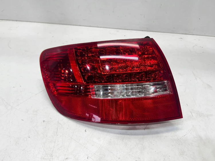LAMPA LEWY TYŁ W BŁOTNIK LED AUDI A6 C6 LIFT 4F9945095E