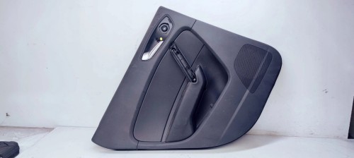 BOCZEK DRZWI LEWY TYŁ AUDI A1 8X4867317 *74*
