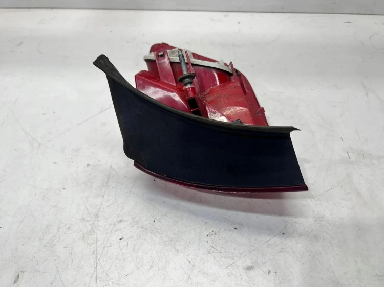 LAMPA LEWY TYŁ W BŁOTNIK LED AUDI A6 C6 LIFT 4F9945095E