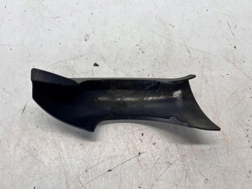 OSŁONA ZAWIASU PRAWY TYŁ AUDI Q7 4L 4L0827280