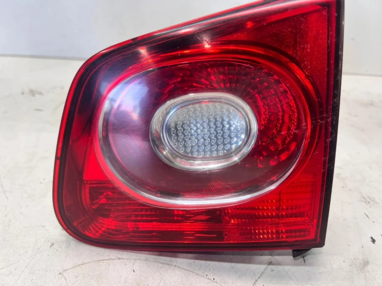 LAMPA PRAWY TYŁ Z KLAPY VW TIGUAN 5N0945094B