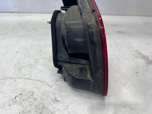 LAMPA PRAWY TYŁ Z KLAPY VW TIGUAN 5N0945094B