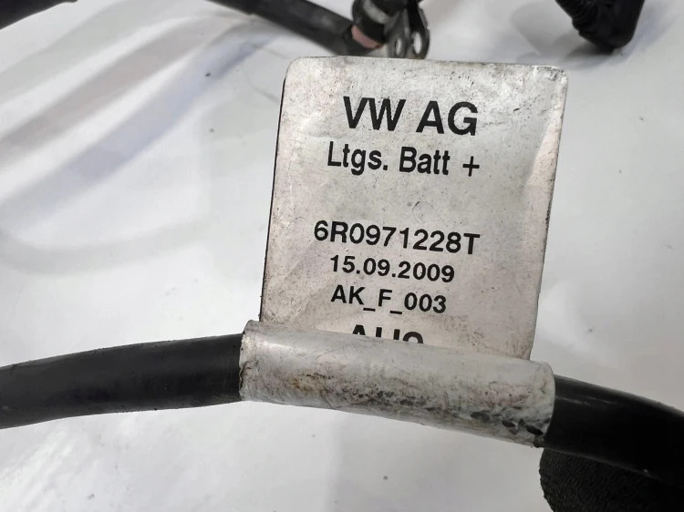PRZEWÓD AKUMULATORA PLUSOWY AUDI 6R0971228T 6R0971349AR
