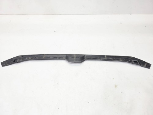 LISTWA USZCZELKA MASKI AUDI A4 B9 8W0823124