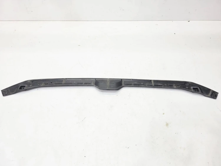 LISTWA USZCZELKA MASKI AUDI A4 B9 8W0823124