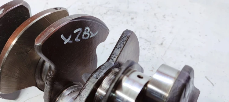 WAŁ KORBOWY AUDI A6 C6 LIFT 3.0 TFSI CAJ R6EB *28*
