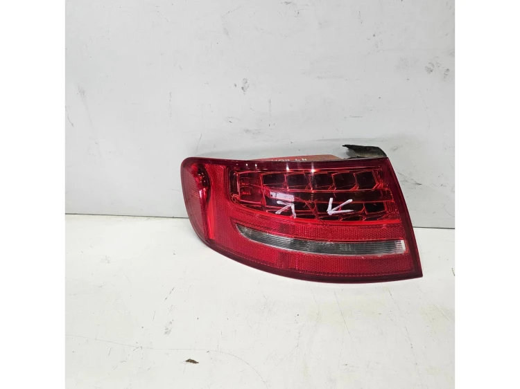 LAMPA LEWY TYŁ LED W BŁOTNIK AUDI A4 B8 AVANT KOMBI 8K9945095B