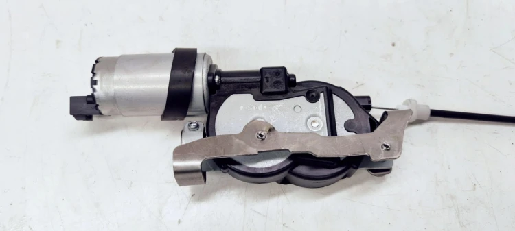 SILNICZEK REGULACJI FOTELA AUDI A3 8P 8518360