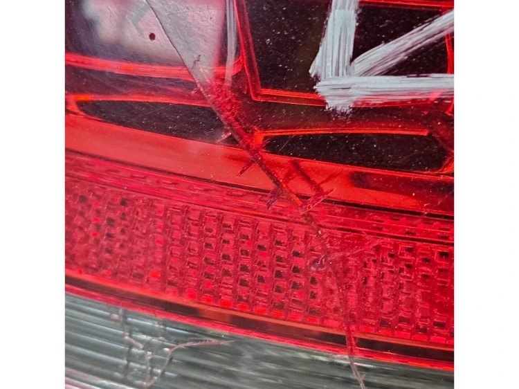 LAMPA LEWY TYŁ LED W BŁOTNIK AUDI A4 B8 AVANT KOMBI 8K9945095B