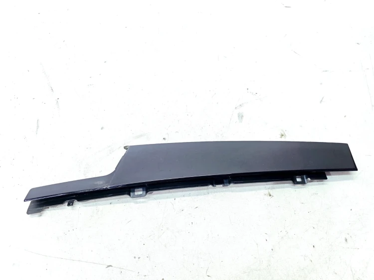 NAKŁADKA OSŁONA SŁUPKA DRZWI PRAWY PRZÓD AUDI Q4 E-TRON 89A837902A