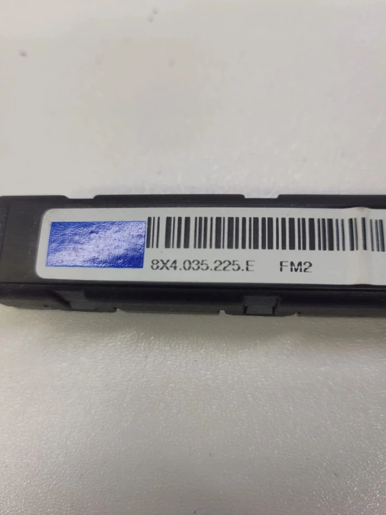 WZMACNIACZ ANTENYOWY GPS AUDI A1 8X4035225E