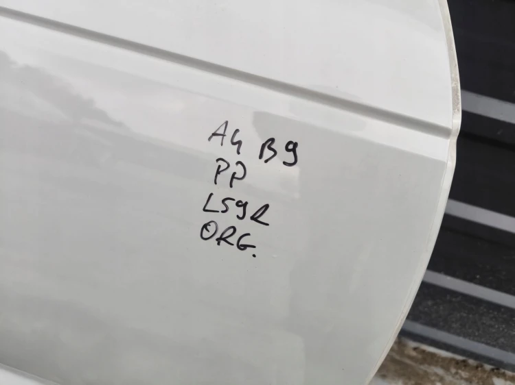 DRZWI PRAWY PRZÓD AUDI A4 B9 LS9R SEDAN/ AVANT / KOMBI ORYGINAŁ *2*