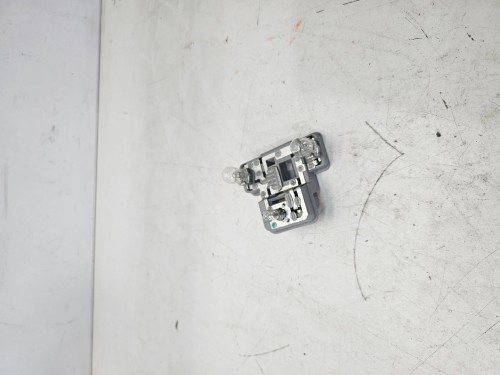WKŁAD LAMPY LEWY TYŁ W KLAPĘ AUDI A4 B8 AVANT 21962101