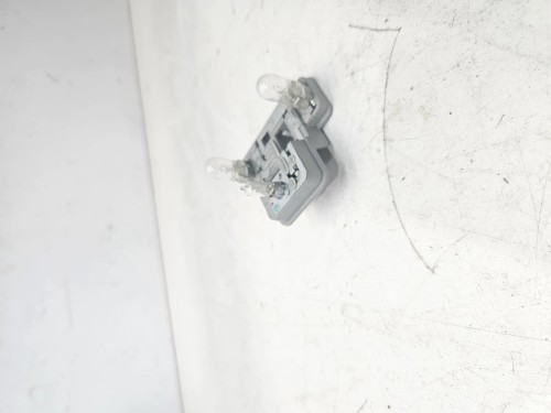 WKŁAD LAMPY LEWY TYŁ W KLAPĘ AUDI A4 B8 AVANT 21962101