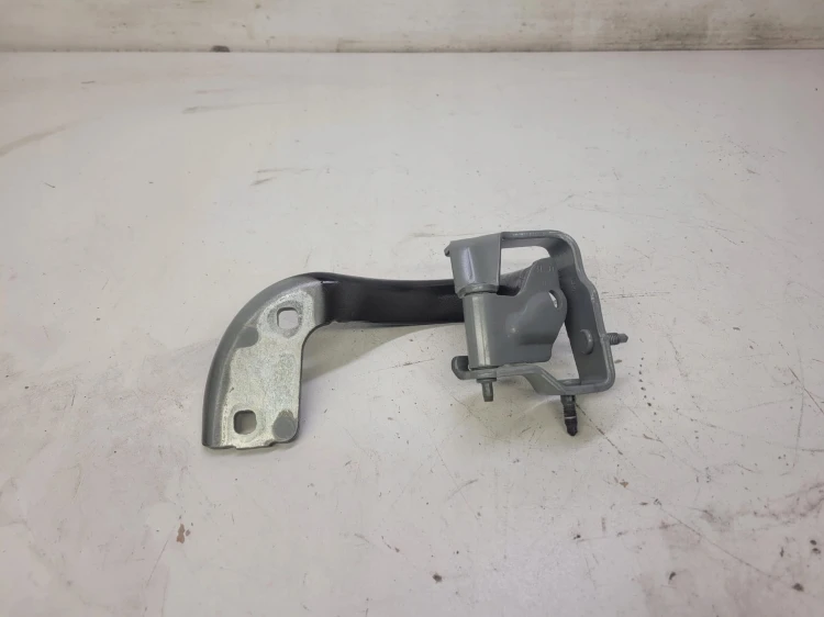 ZAWIAS KLAPY TYŁ LEWY AUDI A4 B9 AVANT 8W9827299A