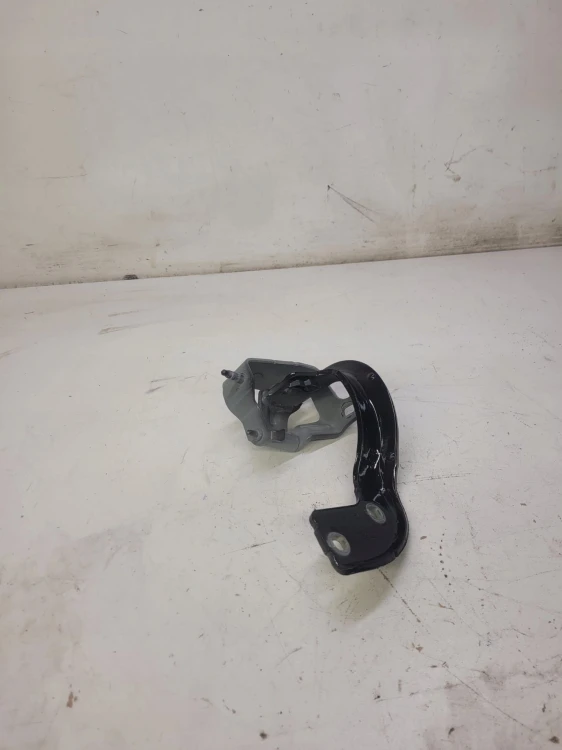 ZAWIAS KLAPY TYŁ LEWY AUDI A4 B9 AVANT 8W9827299A