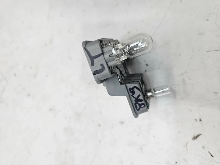WKŁAD LAMPY LEWY TYŁ W KLAPĘ AUDI A4 B8 AVANT 21962101