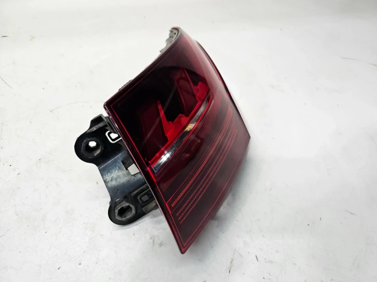 LAMPA PRAWY TYŁ W BŁOTNIK AUDI A4 B9 LIFT AVANT 8W9945092AA LED