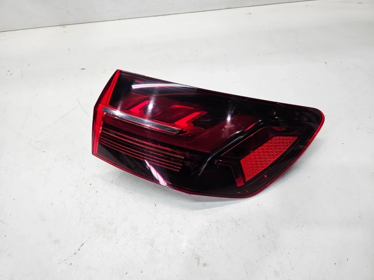 LAMPA PRAWY TYŁ W BŁOTNIK AUDI A4 B9 LIFT AVANT 8W9945092AA LED