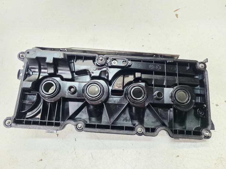 POKRYWA ZAWORÓW AUDI VOLKSWAGEN SEAT SKODA 2.0 TDI 04L103469P