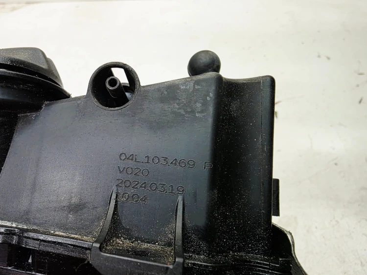 POKRYWA ZAWORÓW AUDI VOLKSWAGEN SEAT SKODA 2.0 TDI 04L103469P