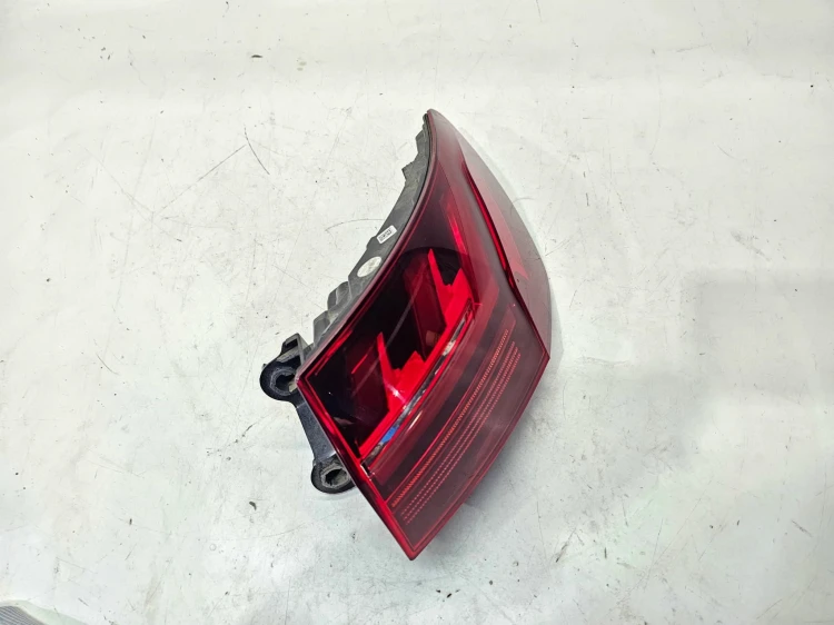 LAMPA PRAWY TYŁ W BŁOTNIK AUDI A4 B9 LIFT AVANT 8W9945092AA LED